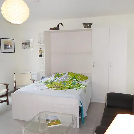 Lägenhet Les Allees Du Port By Interhome *