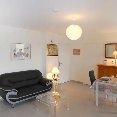 Lägenhet Les Allees Du Port By Interhome Saint-Malo